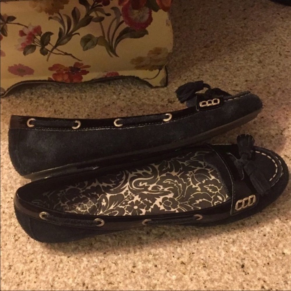 Sperry Black Suede Women's Moccasin Flats with Tassel - Picture 3 of 7